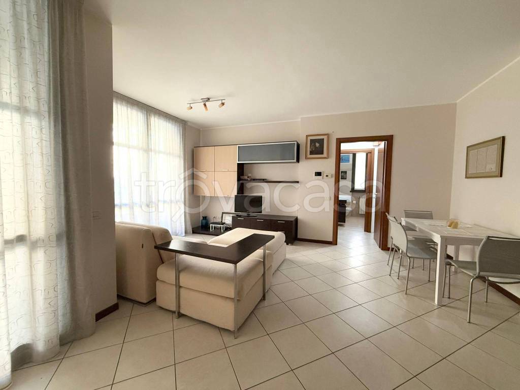 appartamento in affitto a Biassono