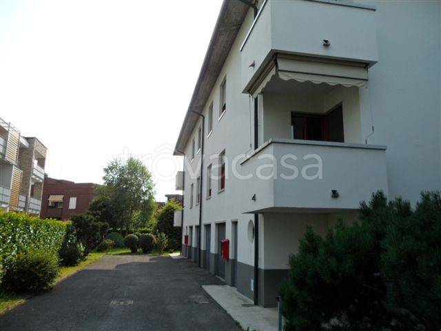 appartamento in affitto a Biassono