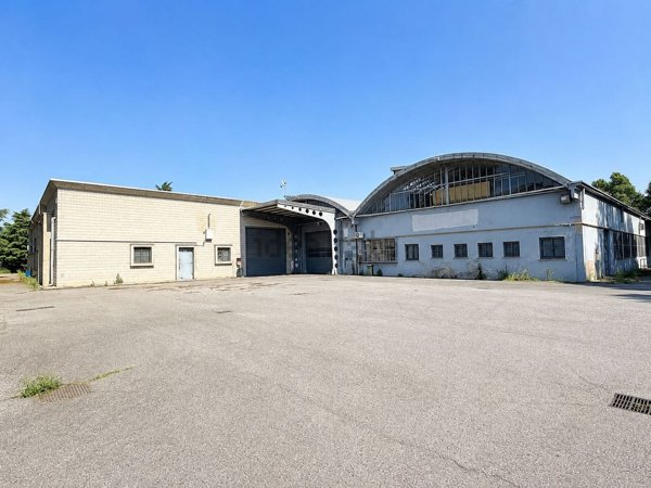 capannone in affitto a Biassono