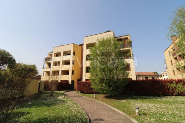 appartamento in affitto a Biassono