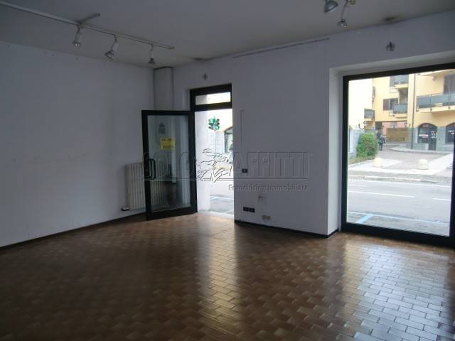 negozio in affitto a Bovisio-Masciago