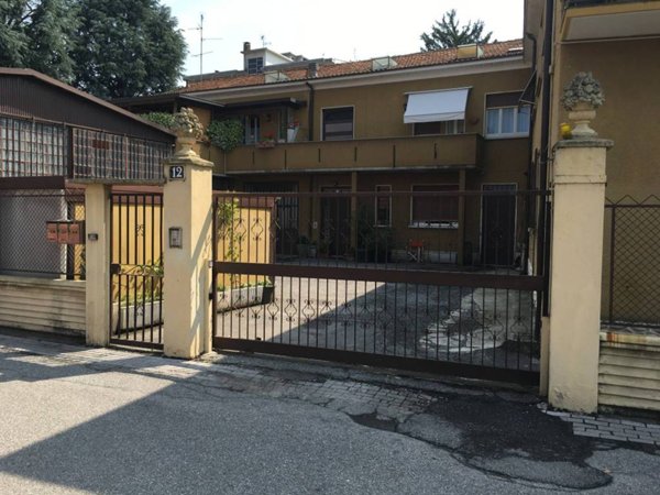 locale commerciale in affitto a Bovisio-Masciago