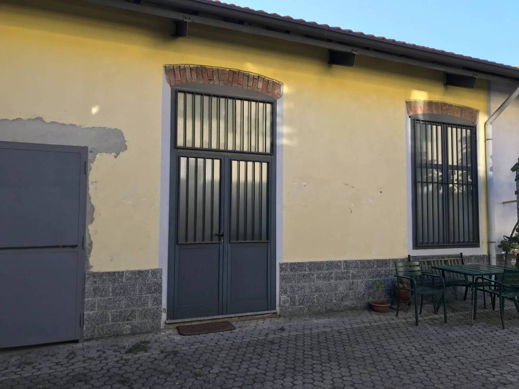 locale commerciale in affitto a Bovisio-Masciago