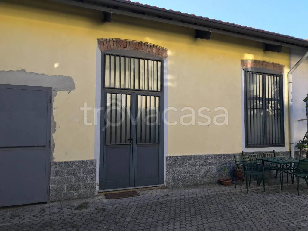 locale commerciale in affitto a Bovisio-Masciago
