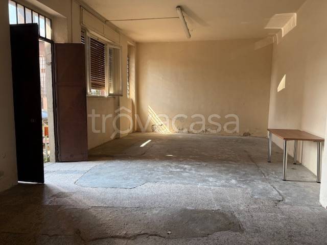 locale commerciale in affitto a Bovisio-Masciago