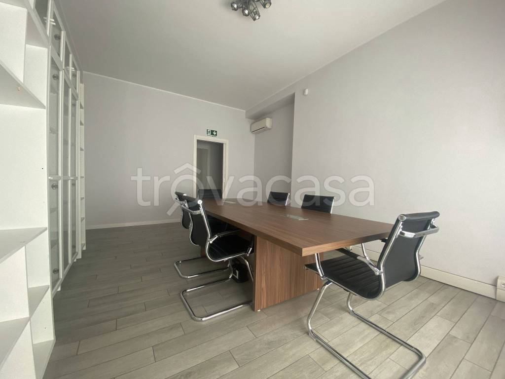 negozio in affitto a Bovisio-Masciago