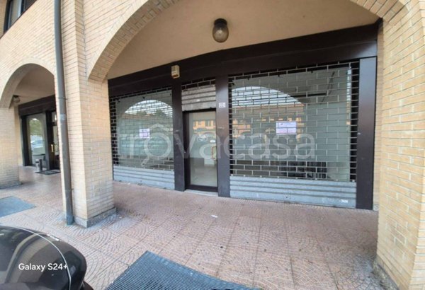 negozio in affitto a Bovisio-Masciago