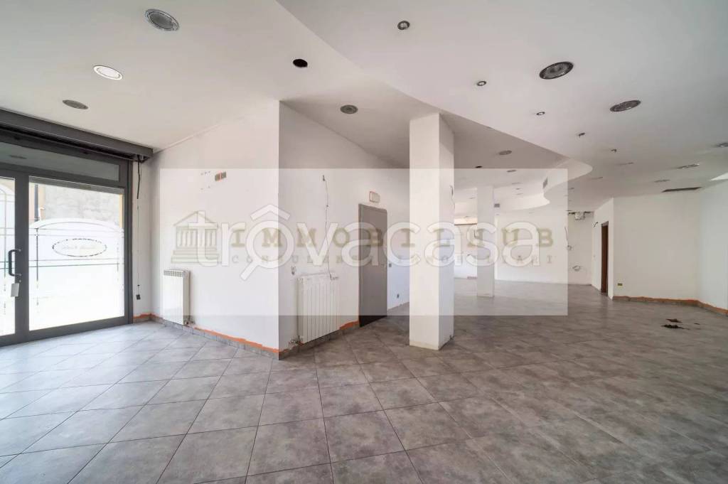 negozio in affitto a Bovisio-Masciago