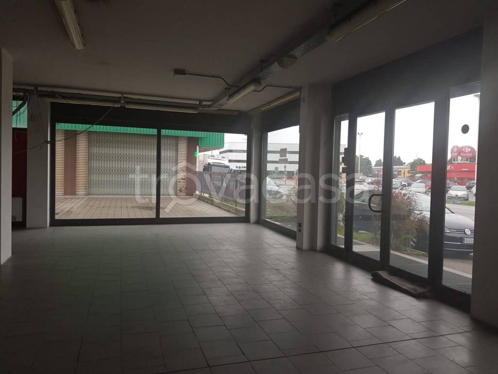 negozio in affitto a Bovisio-Masciago