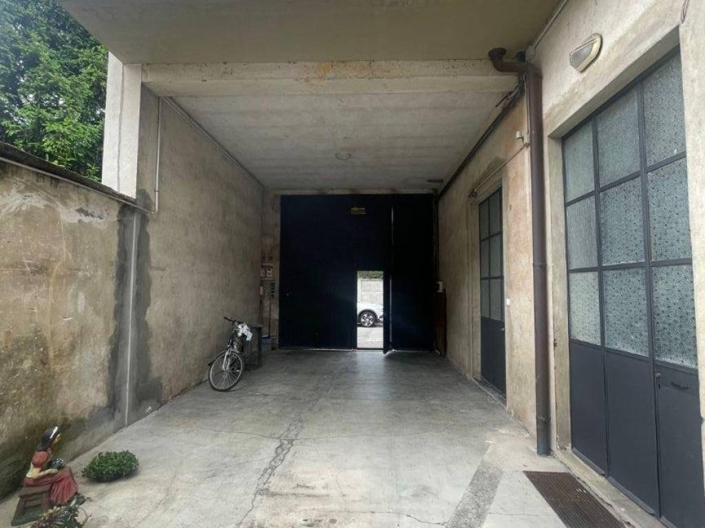locale commerciale in affitto a Bovisio-Masciago