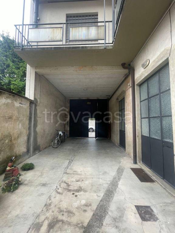 locale commerciale in affitto a Bovisio-Masciago