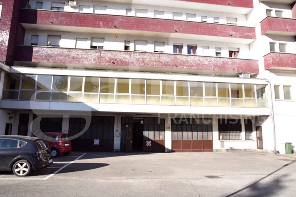 locale di sgombero in affitto a Bovisio-Masciago