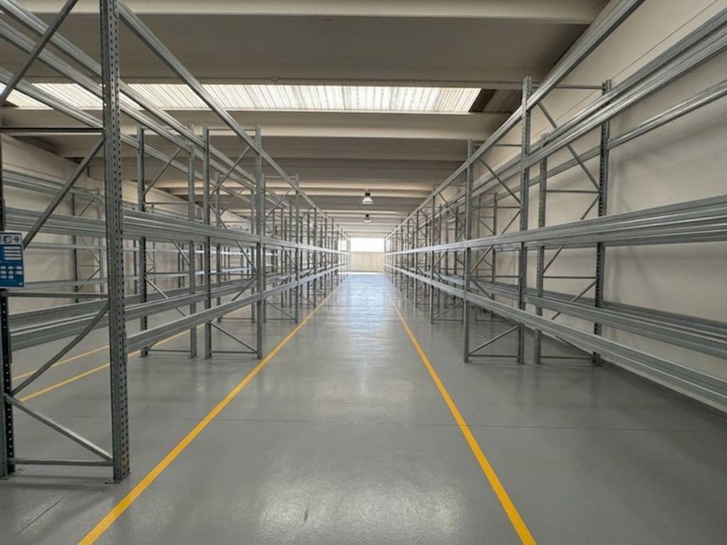 locale commerciale in affitto a Bovisio-Masciago