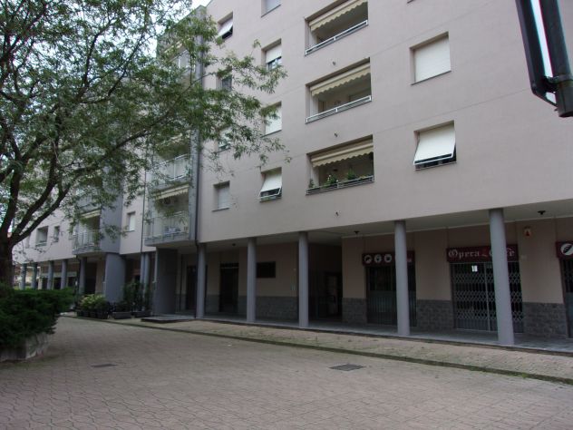 negozio in affitto a Brugherio