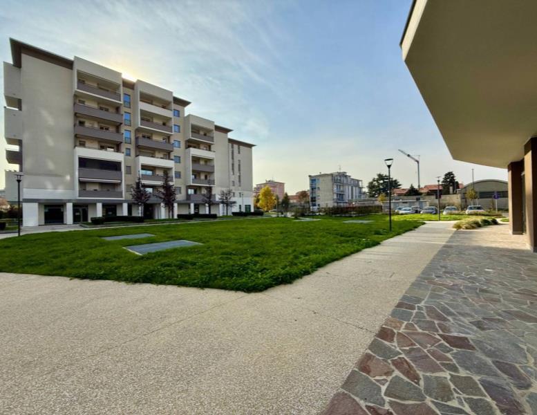 negozio in affitto a Brugherio