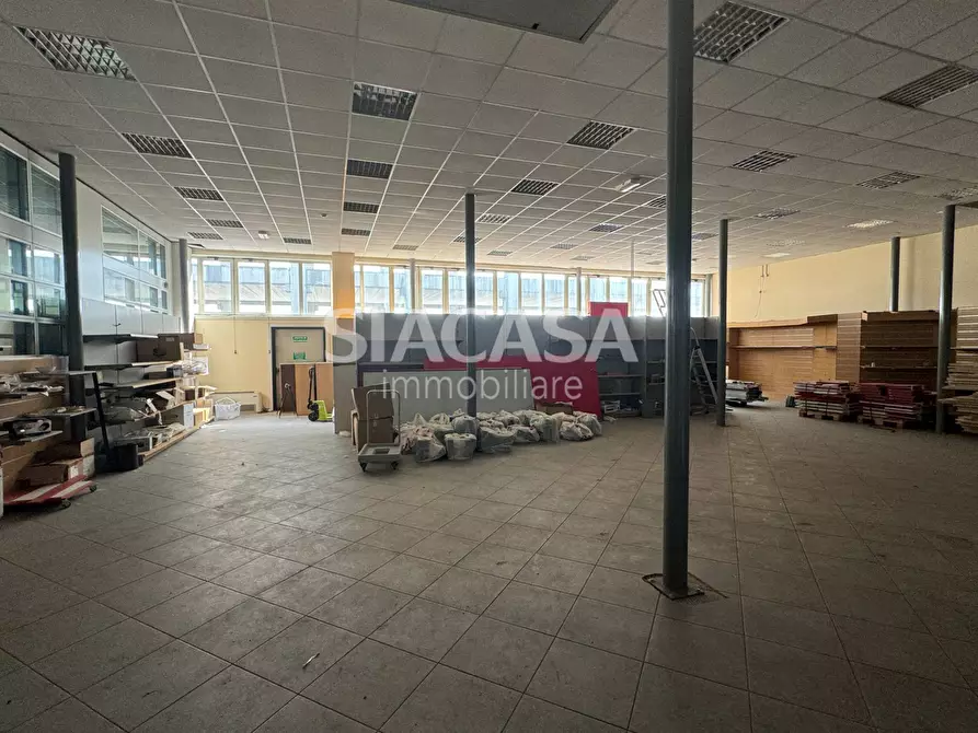 locale commerciale in affitto a Brugherio