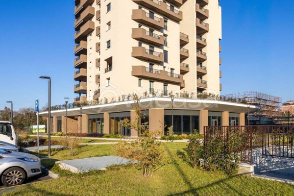 negozio in affitto a Brugherio