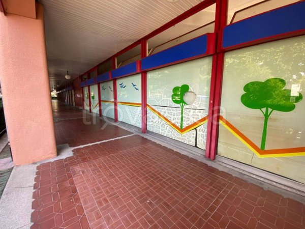 negozio in affitto a Brugherio