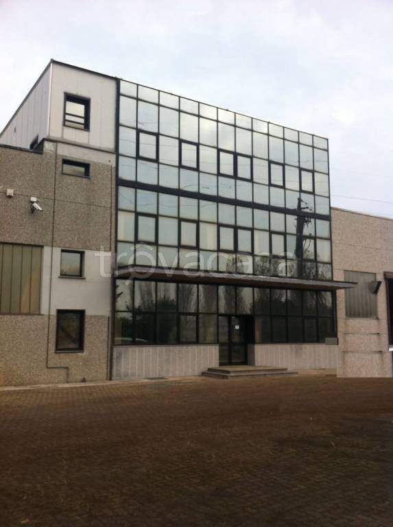 capannone in affitto a Brugherio