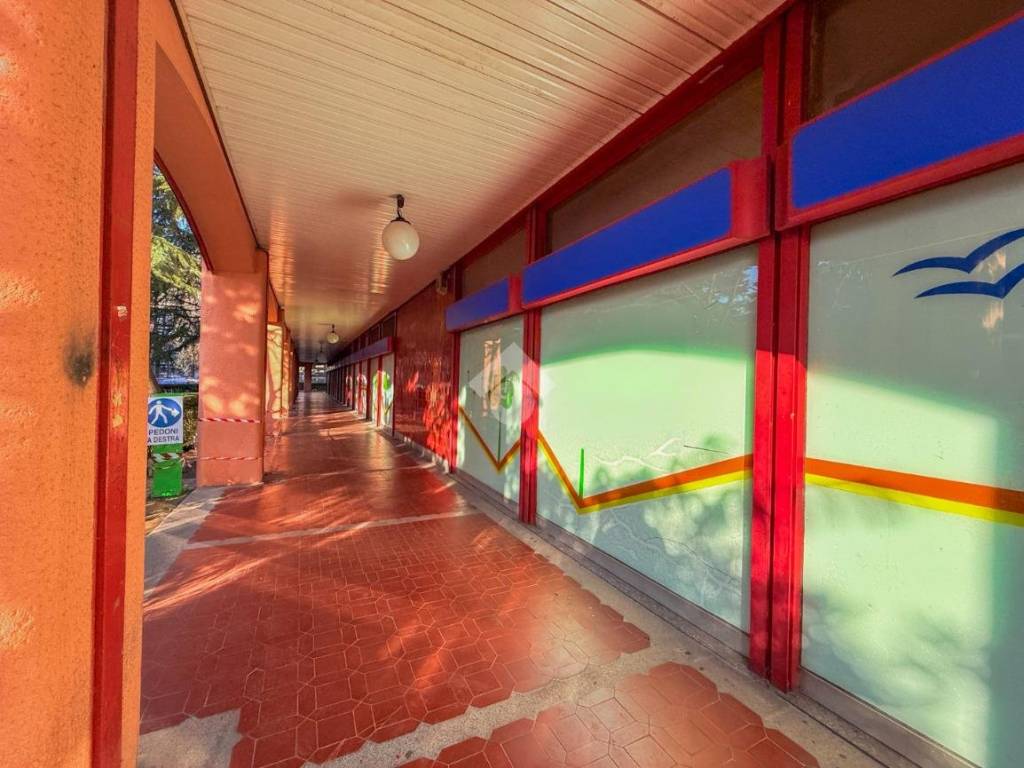 negozio in affitto a Brugherio