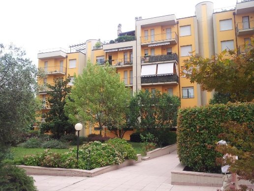 appartamento in affitto a Brugherio in zona Dorderio