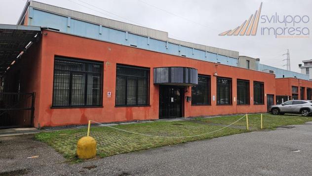 locale commerciale in affitto a Brugherio