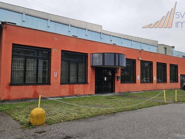 locale commerciale in affitto a Brugherio