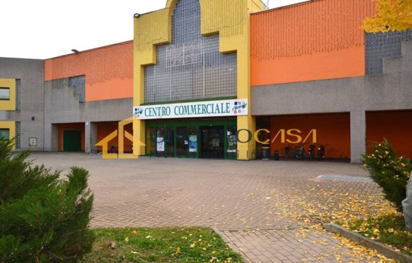 negozio in affitto a Brugherio in zona Dorderio