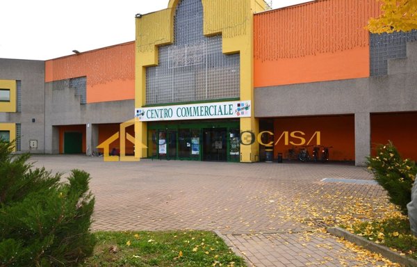 negozio in affitto a Brugherio in zona Dorderio