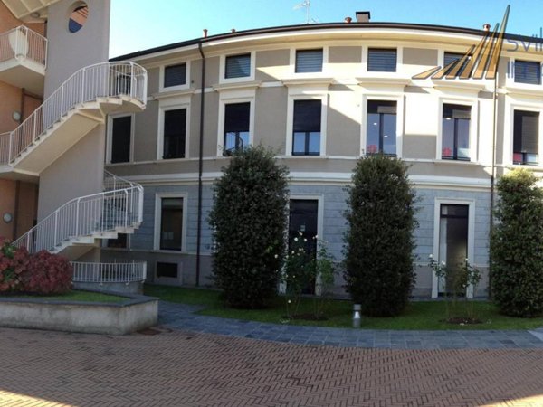 ufficio in affitto a Brugherio in zona Dorderio