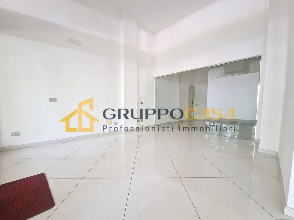 negozio in affitto a Brugherio in zona Dorderio