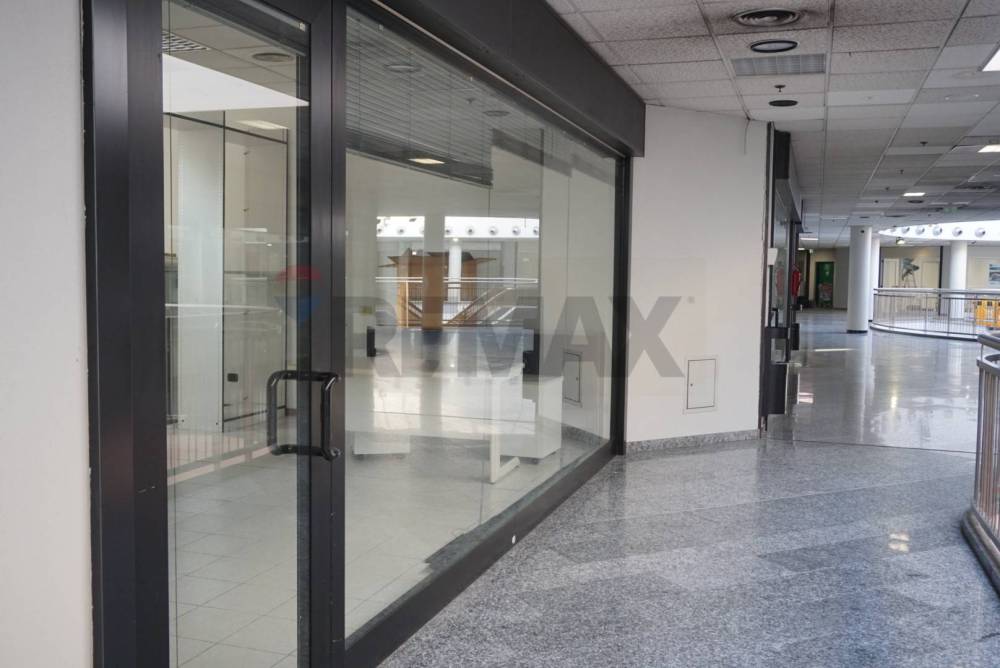 negozio in affitto a Brugherio in zona Dorderio