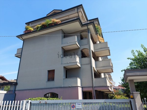 appartamento in affitto a Brugherio in zona Dorderio