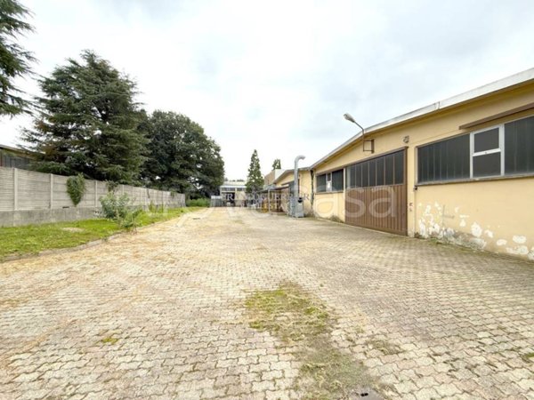 locale commerciale in affitto a Burago di Molgora