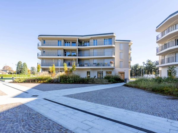 negozio in affitto a Burago di Molgora