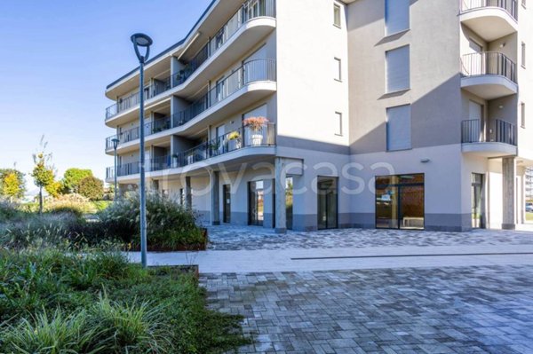 negozio in affitto a Burago di Molgora