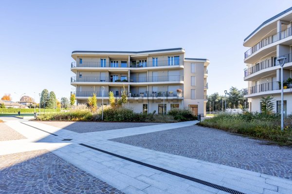 negozio in affitto a Burago di Molgora