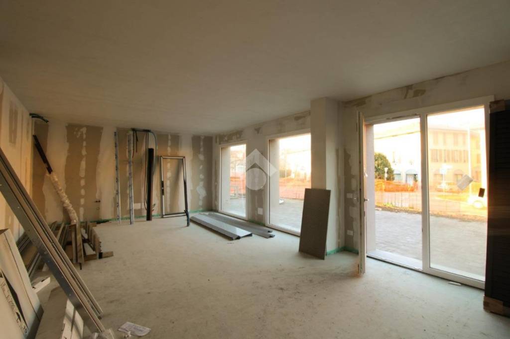 negozio in affitto a Burago di Molgora