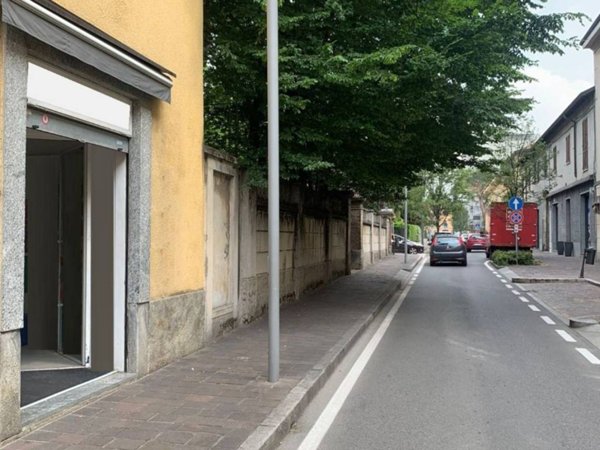 negozio in affitto a Carate Brianza