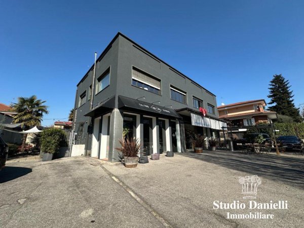 locale commerciale in affitto a Carate Brianza