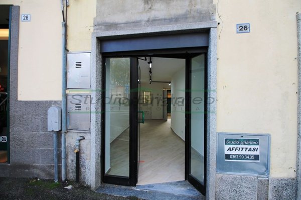 locale commerciale in affitto a Carate Brianza
