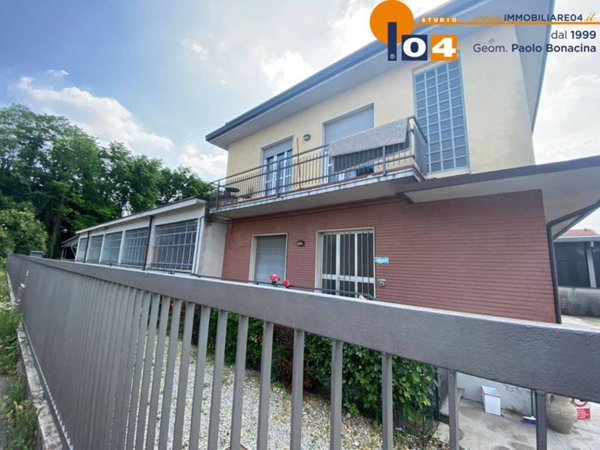locale commerciale in affitto a Carate Brianza