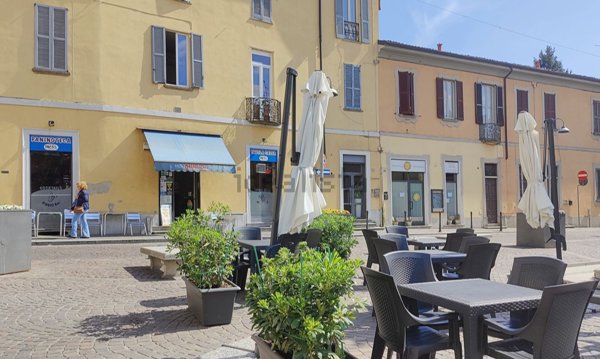 negozio in affitto a Carate Brianza