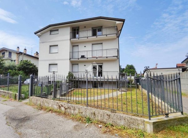appartamento in affitto a Carate Brianza