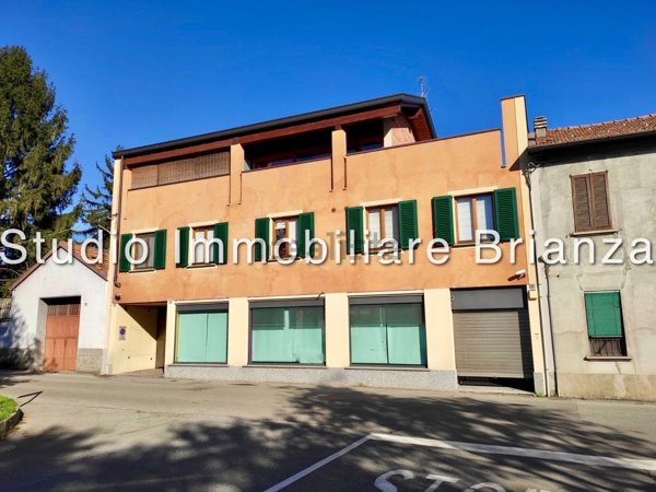 locale commerciale in affitto a Carate Brianza