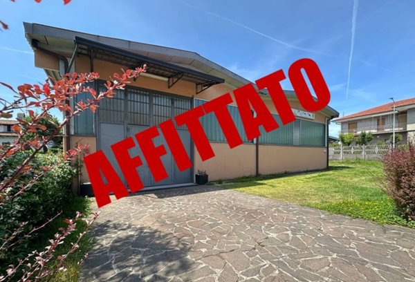 negozio in affitto a Carate Brianza