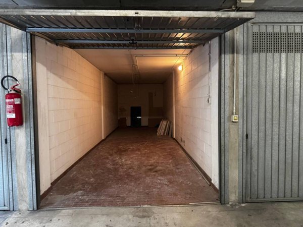 locale di sgombero in affitto a Carate Brianza