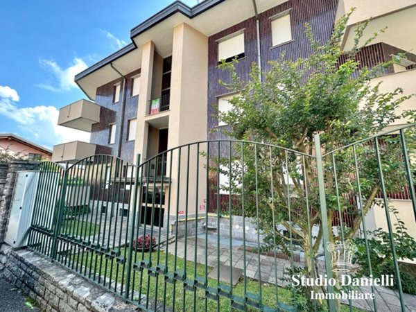 appartamento in affitto a Carate Brianza