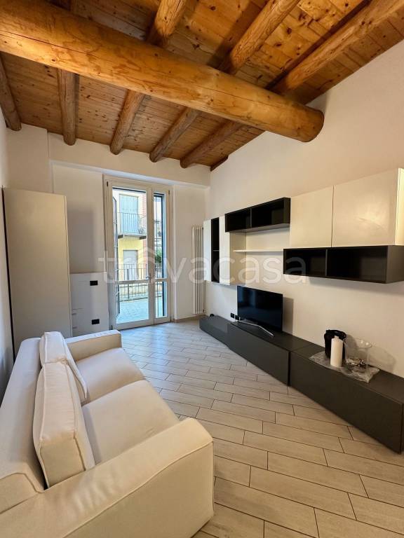 appartamento in affitto a Carate Brianza