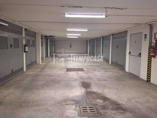 locale di sgombero in affitto a Carate Brianza